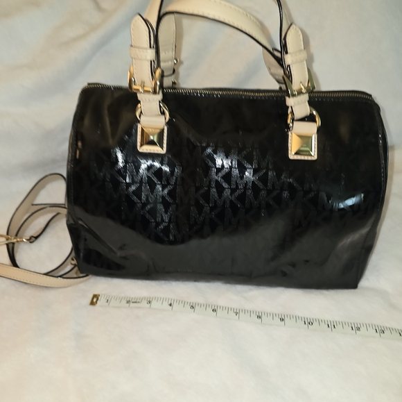 Michael Kors Handbag - Picture 2 of 5
